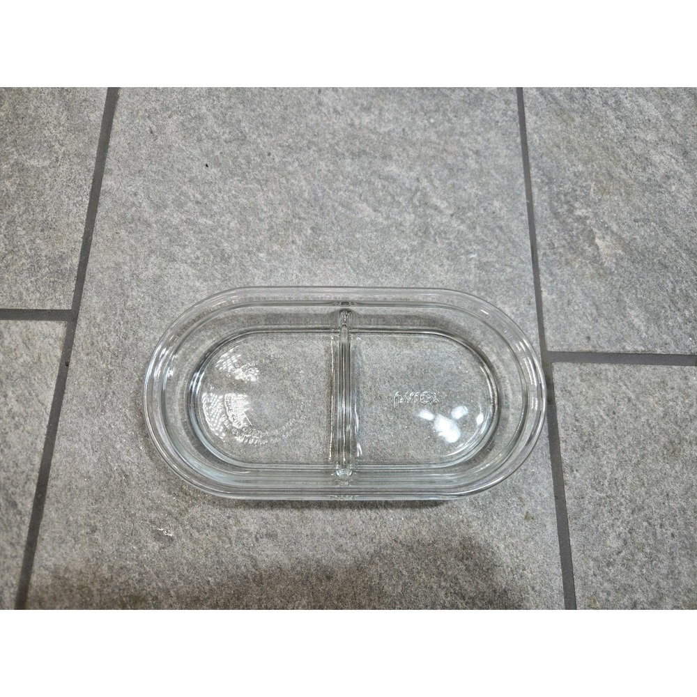 Pyrex 8300 24 2 Cup 470ML Separated Divided Dish Made In U.S.A.